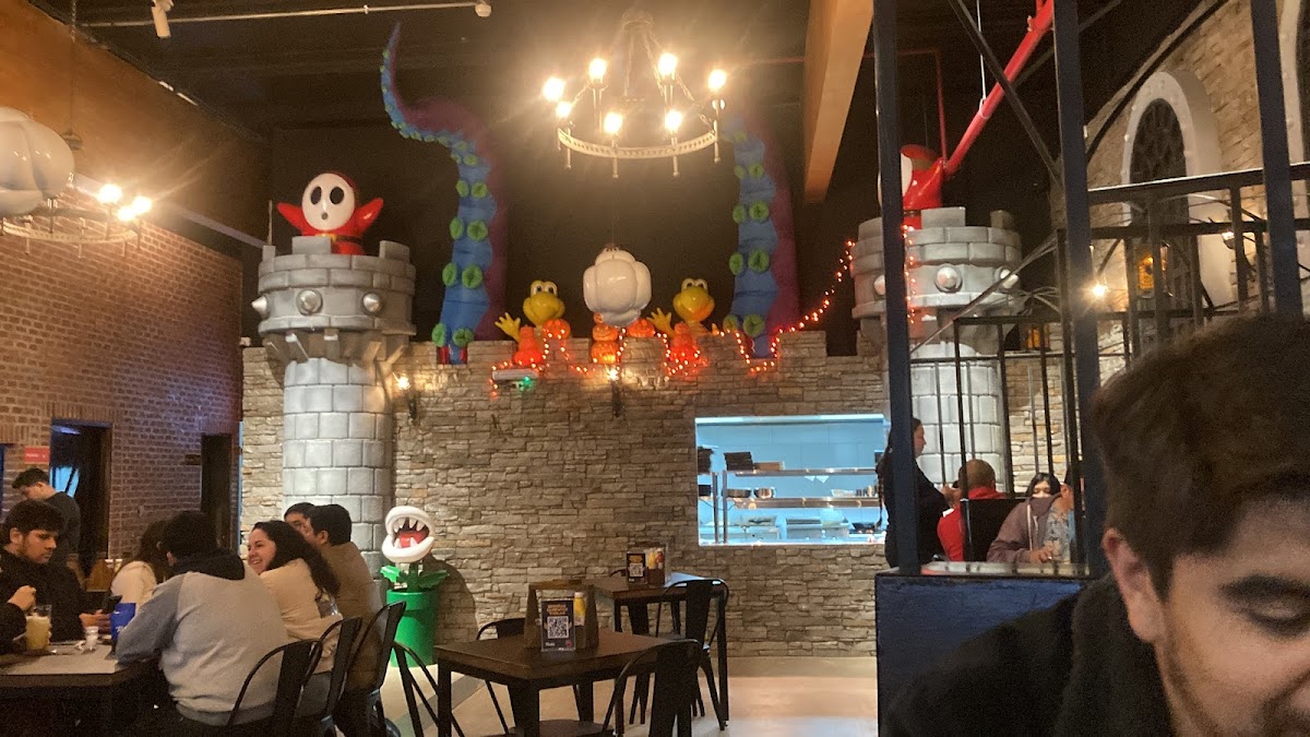 Rochis Burger & Grill